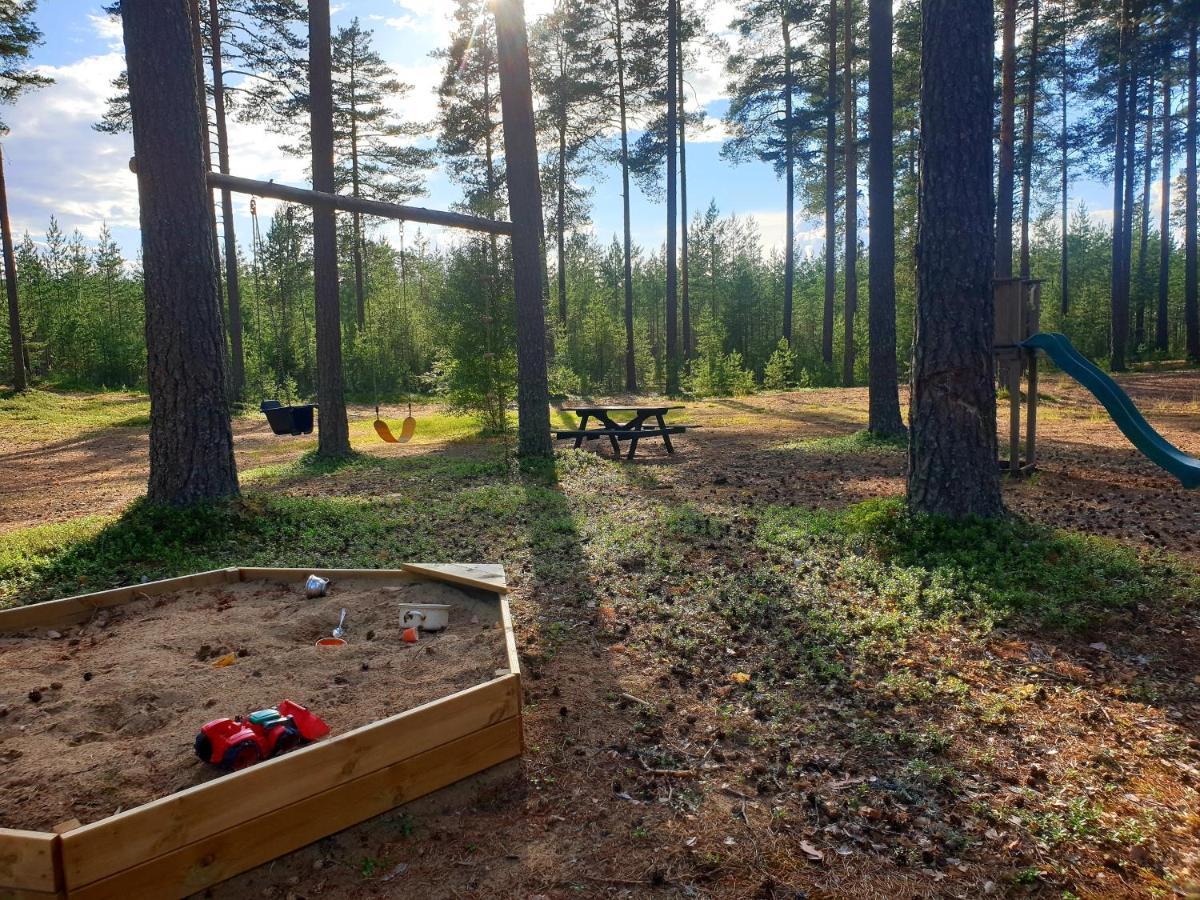 Hostel And Vandrarhem Lupin Naturcamping Lagom Gräsmark エクステリア 写真
